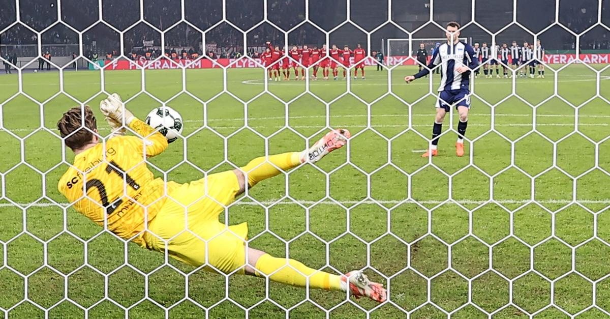 Freiburg-feiert-Pokalheld-M-ller-Den-Arsch-gerettet-