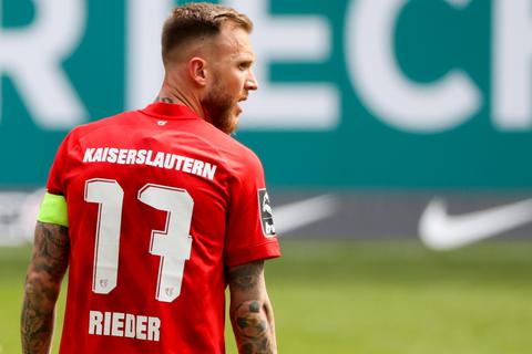 Verbessert, aber noch lange nicht gerettet: Tim Rieders 1. FC Kaiserslautern hat spannende Wochen vor sich. Foto: René Vigneron 