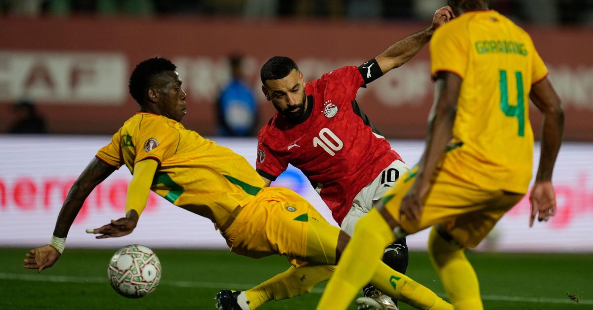 Salahs Ägypter zittern sich mit Traumtor ins Viertelfinale