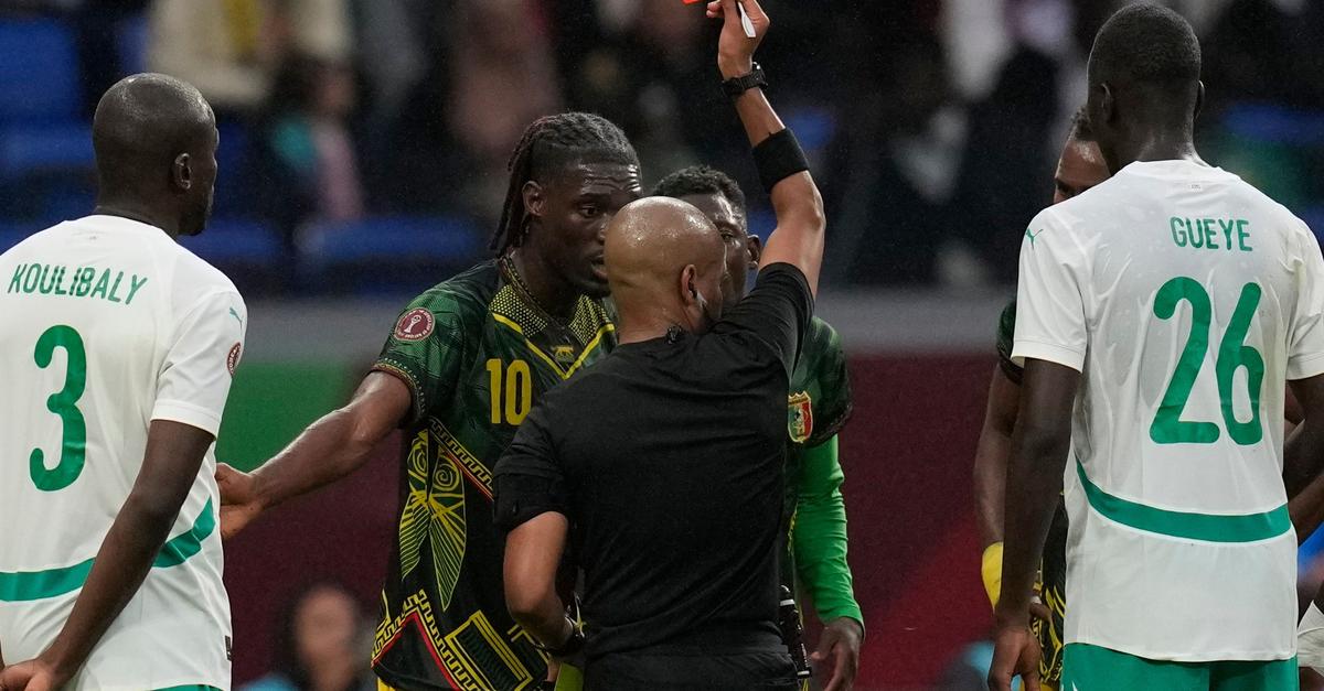 Erste-Halbfinalisten-fix-Marokko-und-Senegal-siegen