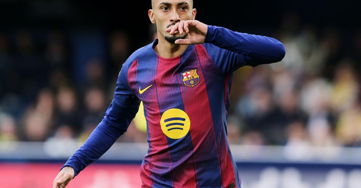 Rote-Karte-und-Elfmeter-Bar-a-gewinnt-Topspiel-in-berzahl