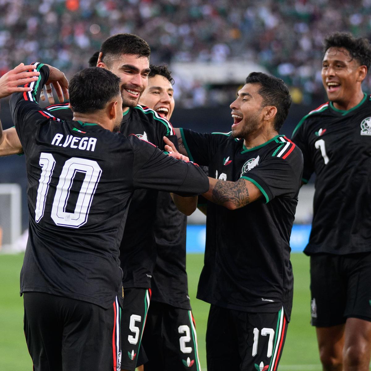 https://img.wiesbadener-kurier.de/sport/fussball/fussball-nachrichten/af8zud-mexiko-australien/alternates/GOOGLE_1200_1_1/mexiko%20-%20australien.webp