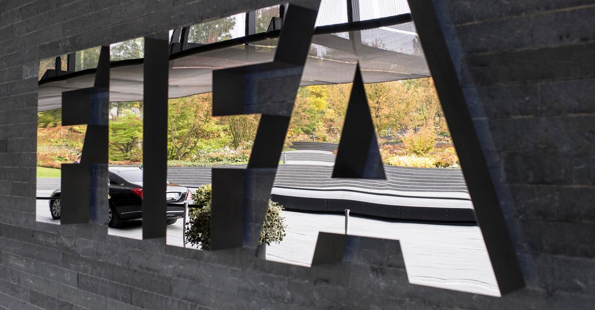 Milliardengesch-ft-Spielerberater-kassieren-Rekordsumme