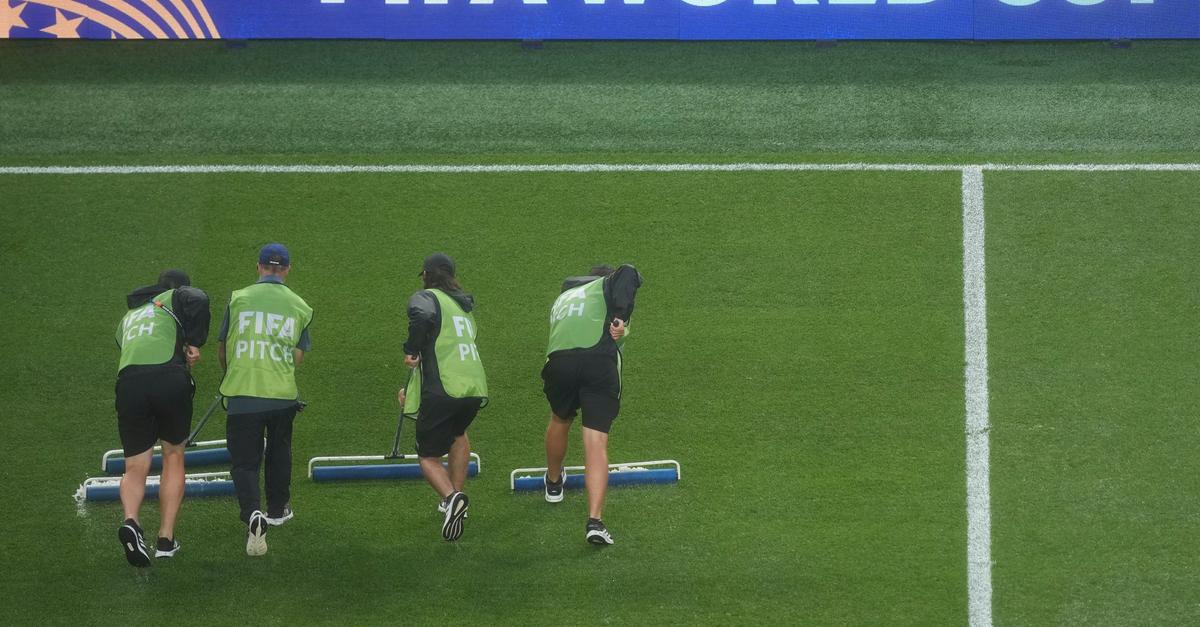 WM-Spiel-zwischen-Frankreich-und-dem-Irak-l-uft-wieder