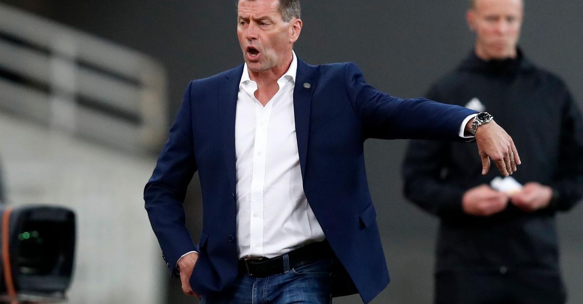 Trainer-in-Japan-Skibbe-bernimmt-Ex-Club-von-Podolski