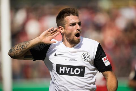 Grund zum Jubeln hatte Luca Schnellbacher in dieser Saison oft genug: hier feiert er seinen Treffer im DFB-Pokal gegen Bayer Leverkusen. 