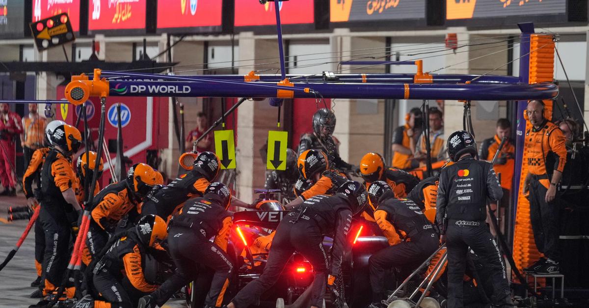 Presse-zum-Katar-Rennen-Beide-McLaren-mussten-ausbluten