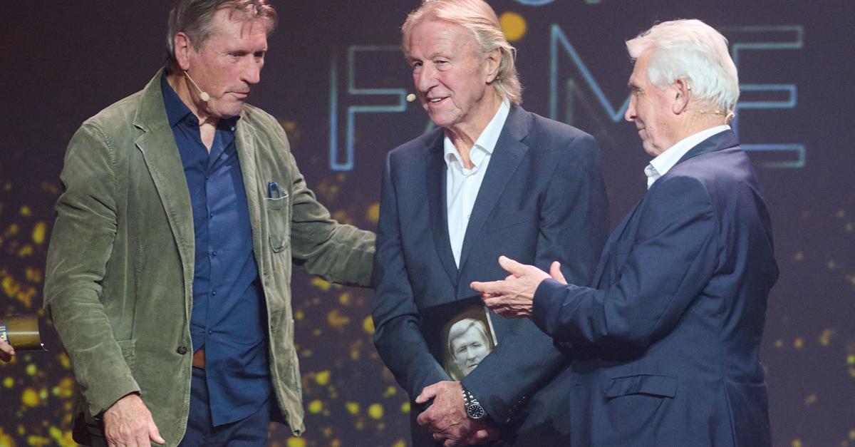 Sechs Fußball-Idole in Hall of Fame - Schweinsteiger weint