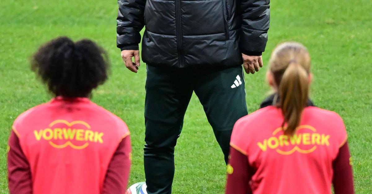 Drei-Turniere-im-Blick-DFB-Coach-W-ck-verl-ngert-bis-2029