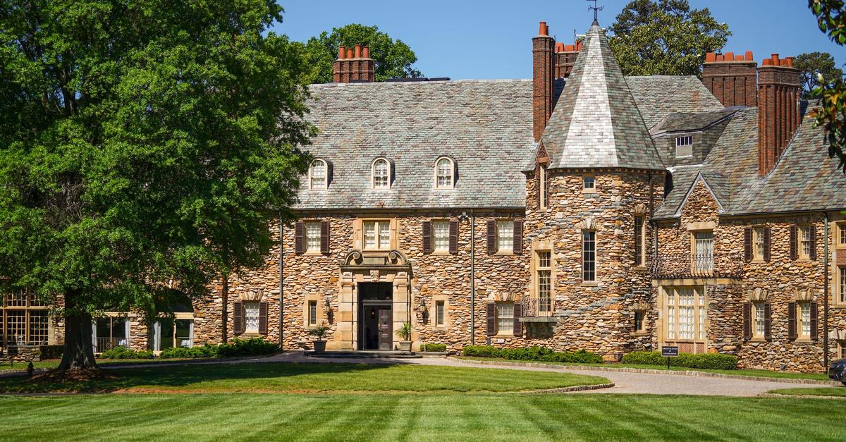 Privat-Uni-und-K-nigsbett-als-Nagelsmanns-WM-Quartier