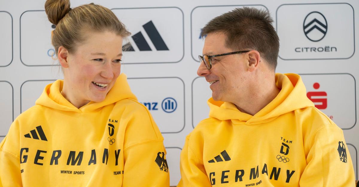 Olympia-Team-steht-ber-goldene-Eisbahn-in-die-Top-3-