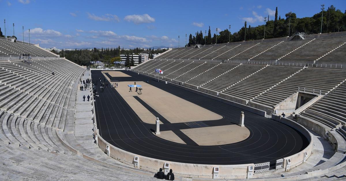 Unwetter-bremst-Olympia-Zeremonie-in-Athen-aus