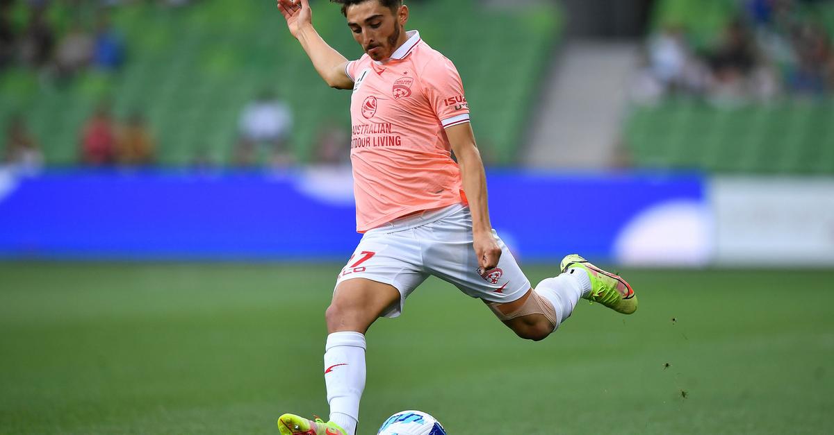 Schwuler-Fu-baller-wirft-Ex-Club-Homophobie-vor