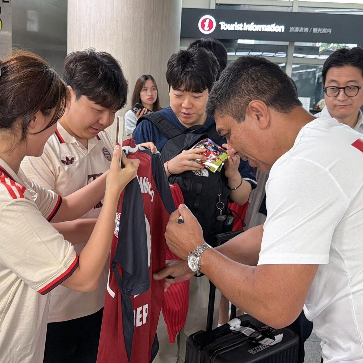 FC Bayern begeistert in Südkorea empfangen
