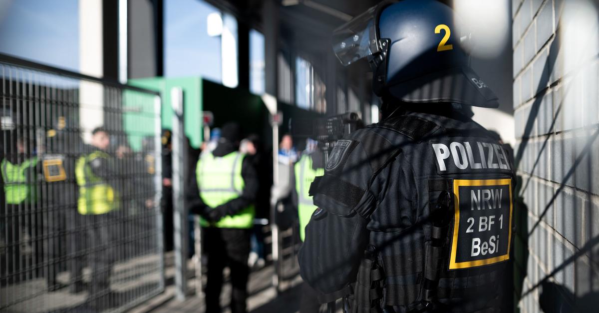 Deutschlandweiter-Protest-Fans-stellen-sich-gegen-Politik