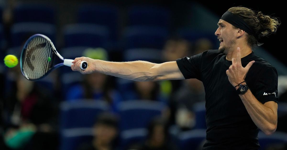Mit Schmerzen: Zverev erreicht mühevoll das Viertelfinale