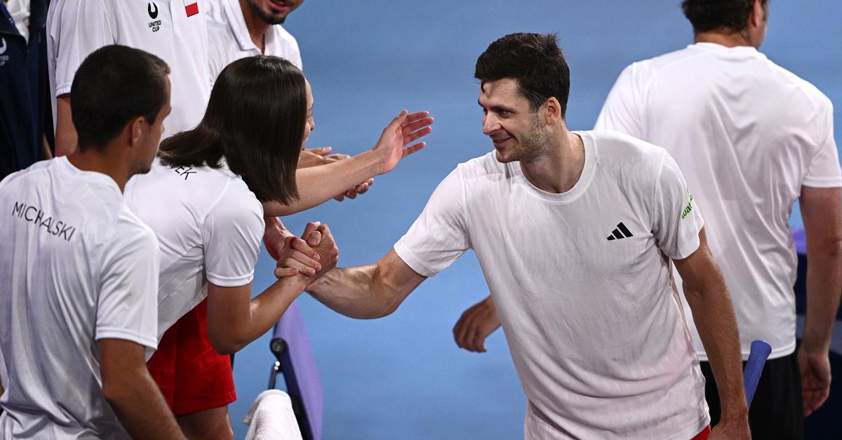 Polnisches-Tennis-Team-gewinnt-erstmals-United-Cup