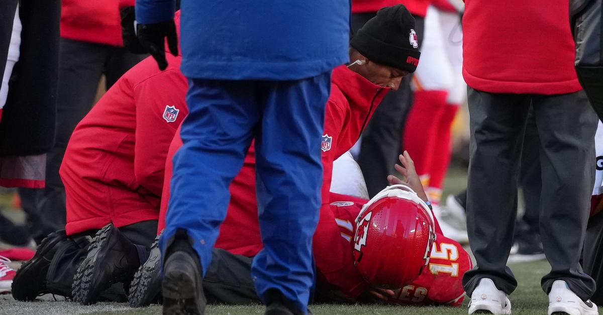 Chiefs verpassen NFL-Playoffs - Mahomes schwer verletzt