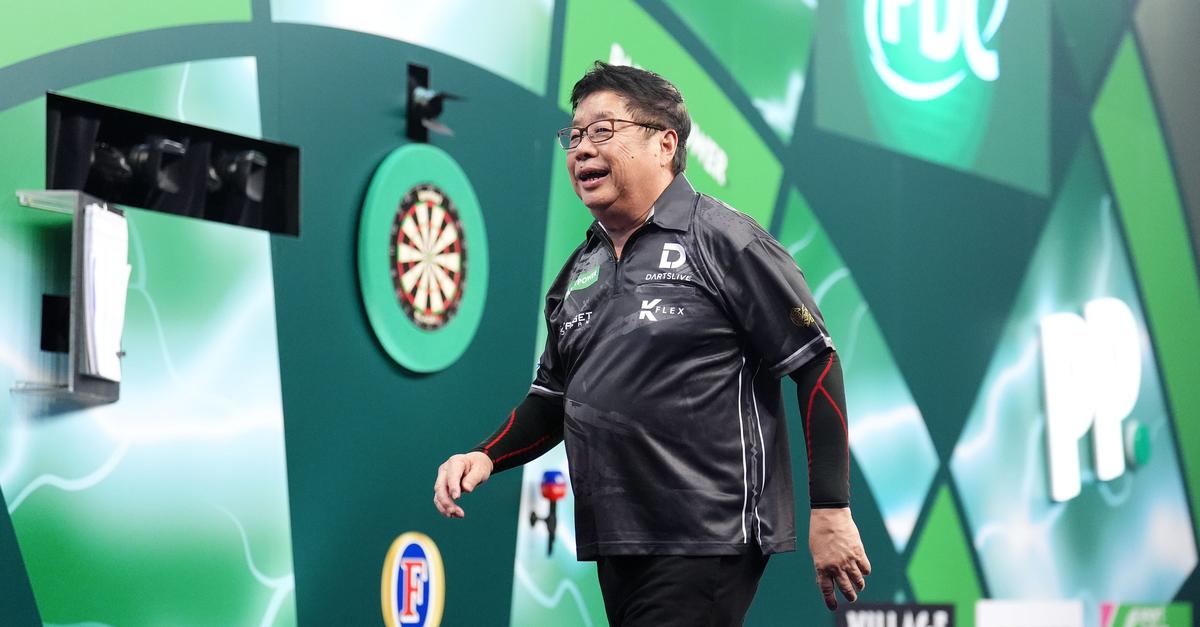 WM-Sieg-mit-71-Senior-h-lt-Darts-Million-r-f-r-schlagbar