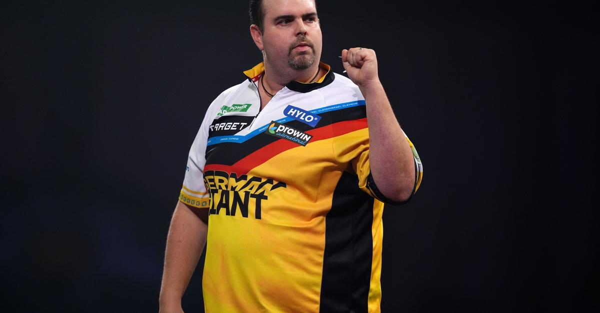 Darts-Profi Clemens schafft Überraschung bei der WM