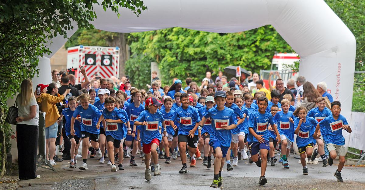 Schulklassenlauf-in-Wiesbaden-mit-rund-2-100-Kindern