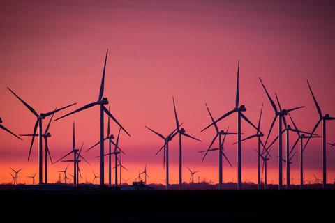 Ökostrom mit Herkunftsnachweis kommt zum Beispiel aus Windparks. Foto: dpa