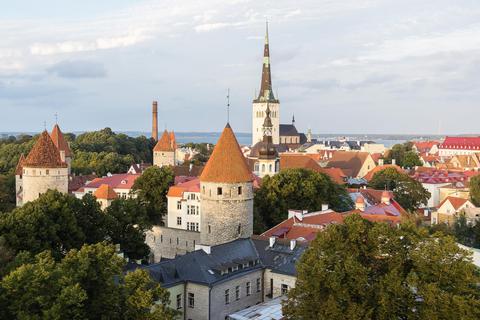 Reisen ins Baltikum, wie in Estlands Hauptstadt Tallinn, soll es weiterhin geben.  Abstecher nach Russland könnten aber ausfallen. Foto: dpa