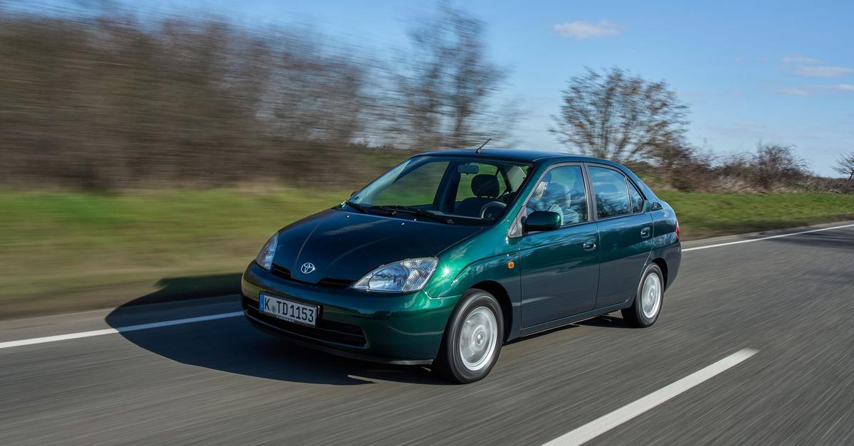 Vor-25-Jahren-Toyota-bringt-ersten-Hybrid-nach-Deutschland