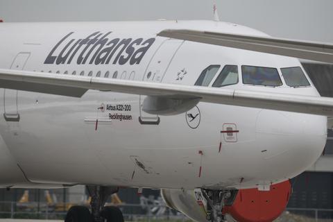 Am Boden: Die Lufthansa hat die meisten Flugzeuge ihrer Flotte derzeit geparkt. Foto: dpa