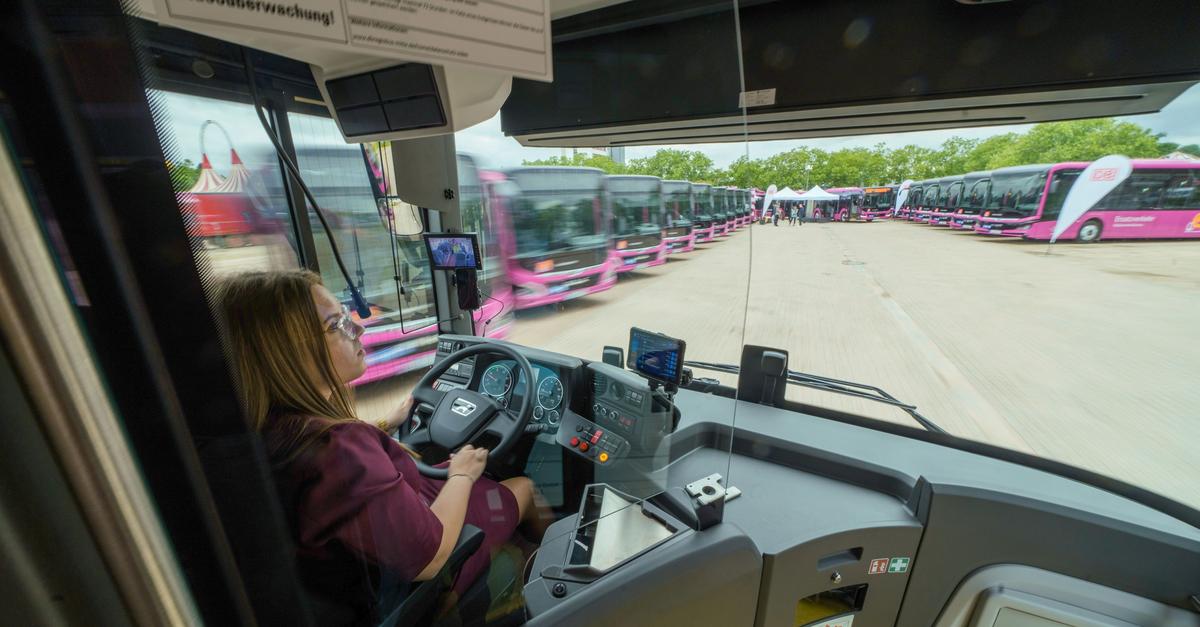 Milliardenbestellung: Bahn ordert mehrere Tausend Busse