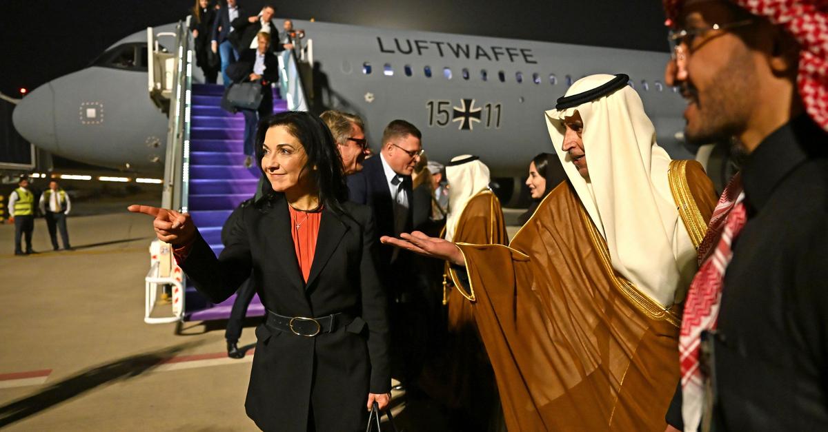 Wasserstoff-aus-Saudi-Arabien-soll-ber-Rostock-kommen