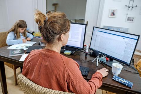 Wer in Deutschland aktuell Teilzeit arbeiten möchte, hat im Grunde zwei Möglichkeiten: Stunden reduzieren oder sich einen Arbeitsplatz teilen.Archivfototo: dpa 