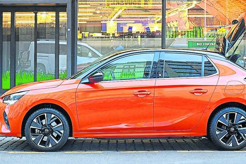 Der neue Opel Corsa gibt dem Rüsselsheimer Autobauer Rückenwind. Dabei greifen 30 Prozent der Käufer zur E-Variante. Foto: Opel