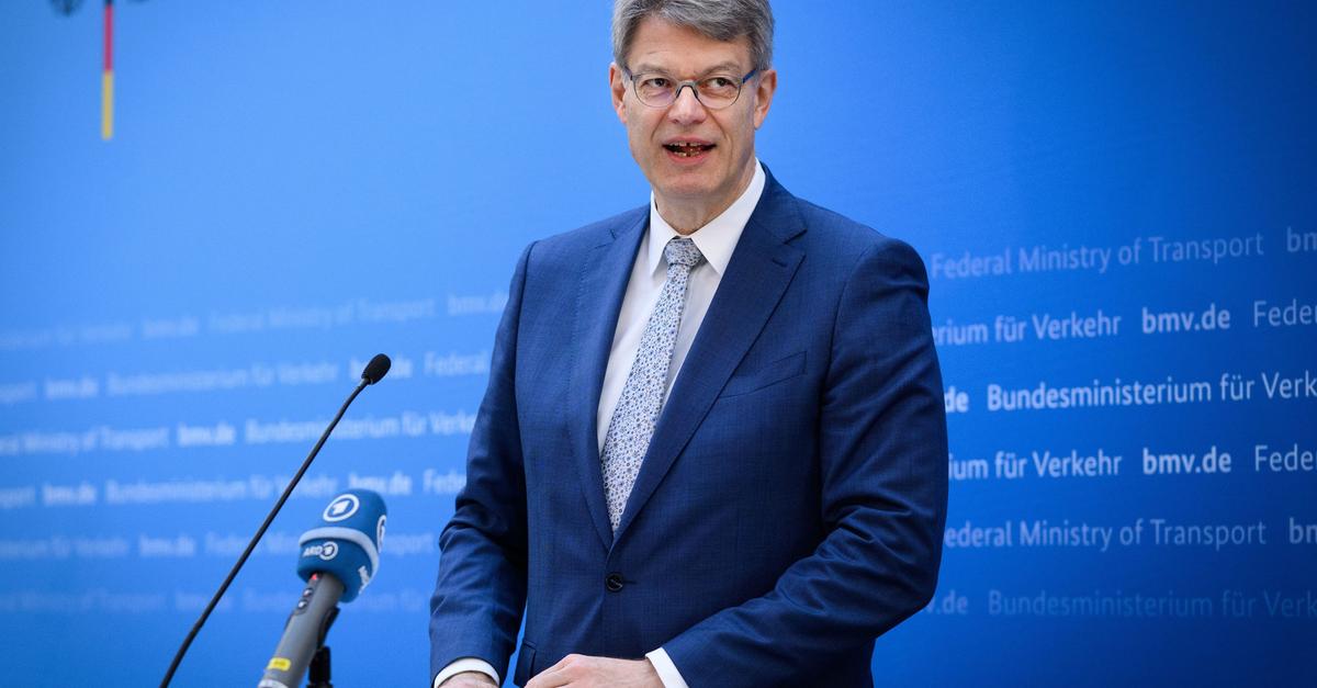 Verkehrsminister dämpft Hoffnung auf billigere Flugtickets