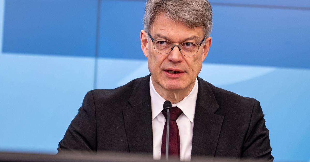 Führerschein bleibt teuer – Minister rät vom Warten ab