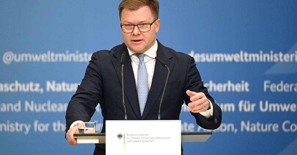 -Richtig-geile-Autos-Schneider-wirbt-f-r-Elektro-Pr-mie