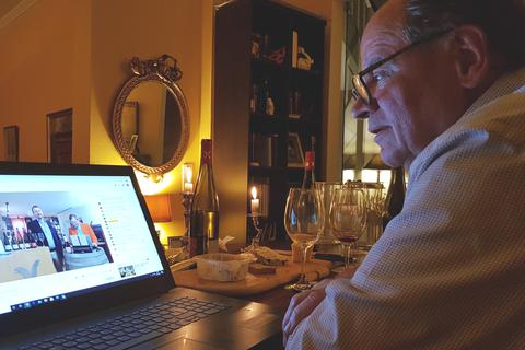 Auch in Corona-Zeiten können Winzer zur Weinprobe mit den Kunden in Kontakt treten – per Live-Video und Chat über das Internet.  Foto: Weingut Prinz Salm