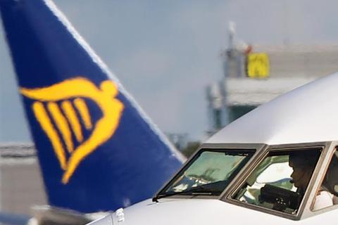 Im europaweiten Tarifkonflikt beim Billigflieger Ryanair soll am Freitag auch in Deutschland gestreikt werden. Foto: Niall Carson/PA Wire/dpa